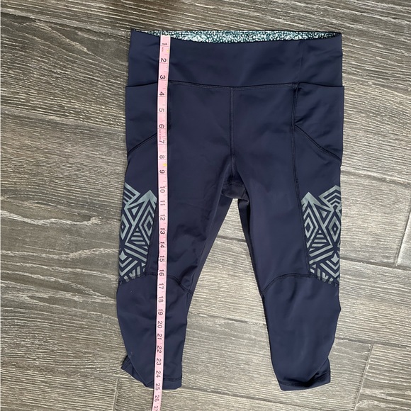 Lululemon Crop Leggings - Picture 4 of 7